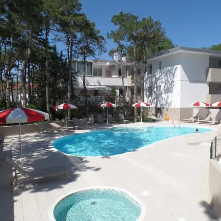 New Flat In A With Pool And Jacuzzi Bibione
