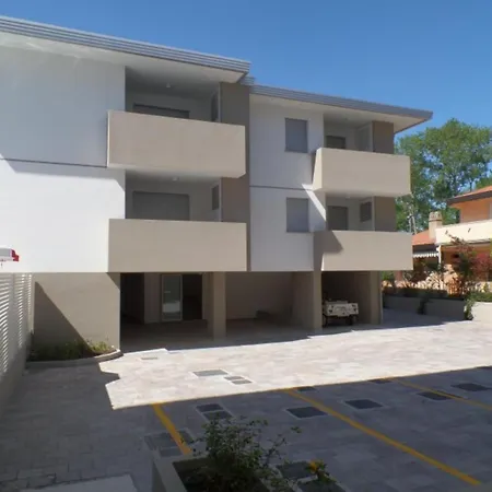 Apartment New Flat In A With Pool And Jacuzzi Bibione